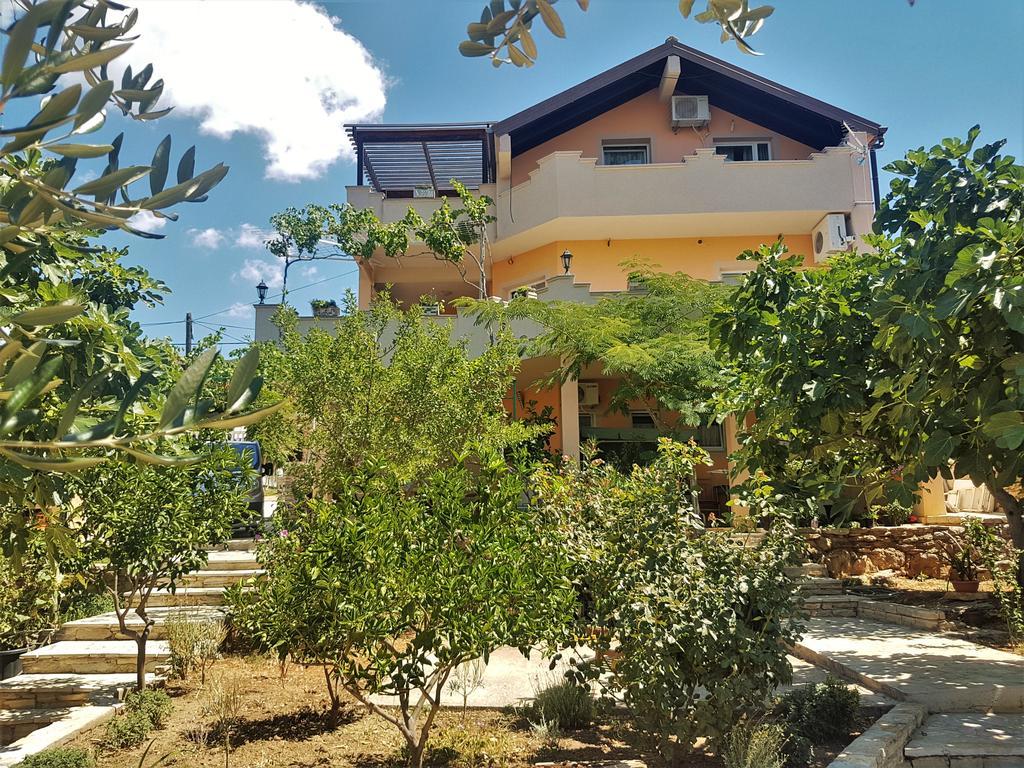 Apartments Villa Marija Gornji Karin Extérieur photo